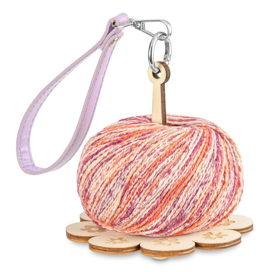 

Wrist Yarn Holder - Hobbii
2