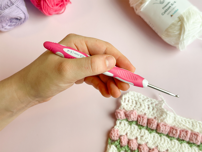 Left-handed? Get a Good Grip on Yarn and Crochet Hook